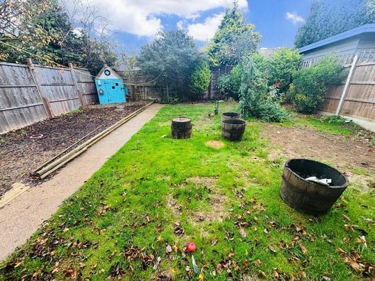 3 bedroom semi-detached house to rent - Photo 1