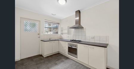 Quiet, secluded, and affordable ! - Photo 2