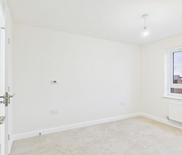 Laurie Close, Yate, Bristol - Photo 2