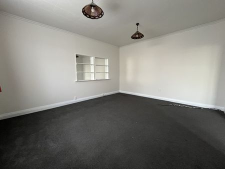 60 Martin Street, Wallaceville - Photo 2