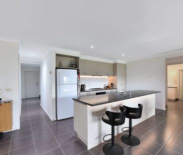 4-BEDROOM HOME – VIEWS & GARDENING INCLUDED - Photo 3