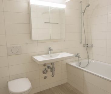 Luminous 3.5-room apartment with view of the Biel Schüssinsel - Foto 4