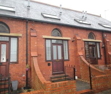 2 bedroom townhouse to rent - Photo 1