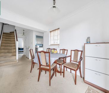 3 bedroom maisonette to rent - Photo 2