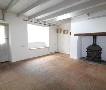 2 bedroom terraced house to rent - Photo 2