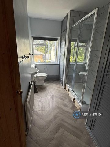 2 bedroom end of terrace house to rent - Photo 4