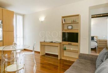 Spanish Steps .Charming two-room apartment with balcony and views over the rooftops of Rome . In residence with dayluy cleaning , A/C wifi , consierge. Rif #1948