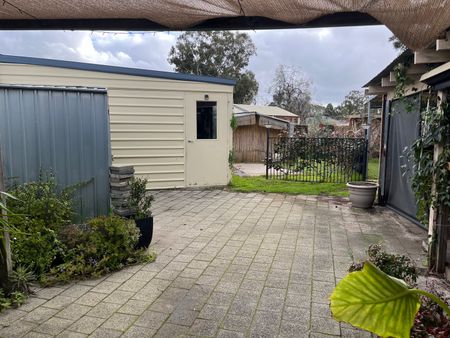 8 Catlin Court, Gosnells WA 6110 - House For Rent - $650 | Domain - Photo 2