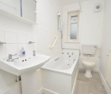 2 bedroom maisonette to rent - Photo 6