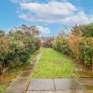 3 bedroom house in Kew - Photo 2