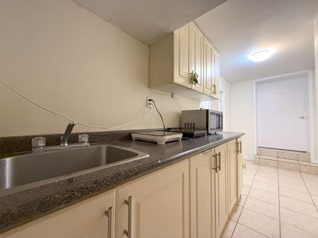 For Lease - 42 Fairchild Avenue Unit# Room 2, Toronto, Ontario - Photo 5