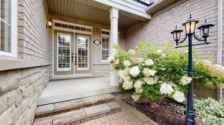 For Lease - 81 Stonecliffe Crescent, Aurora, Ontario - Photo 3