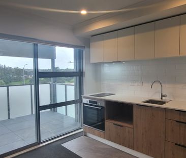 303/28 Shortfin Place, Flat Bush, Auckland - Photo 4