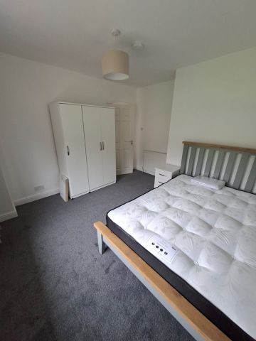 Room in a Shared House, Sturminster Road, BS14 - Photo 4