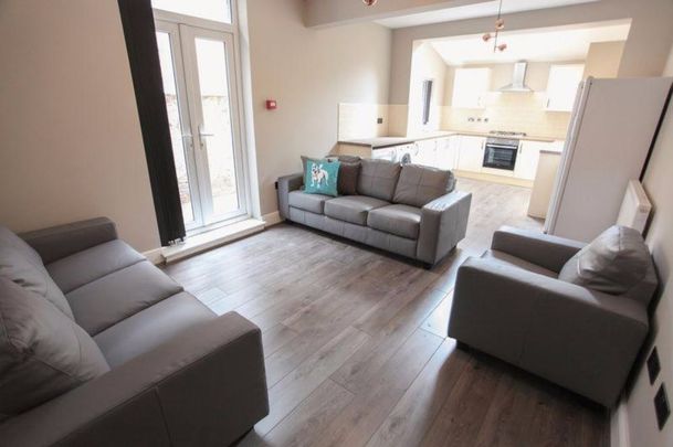 Sheil Rd, Kensington. - Photo 1