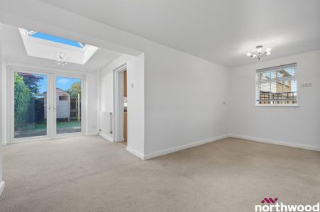 3 bedroom semi-detached house to rent - Photo 2