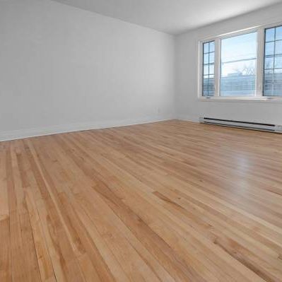 5 1/2 AVAILABLE top floor duplex 3 parkings Laval Auteuil - Photo 4