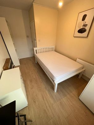 Room in a Shared Flat, Wedgwood House, SE11 - Photo 1