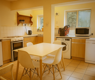 6 bedroom semi-detached house to rent - Photo 3