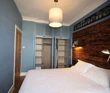 1 Bed Flat, West Port, EH3 - Photo 2