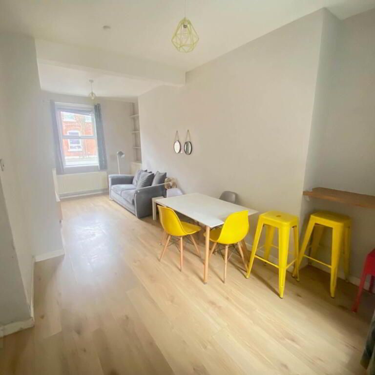 231 Donegall Road, Belfast, BT12 5NB - Photo 1