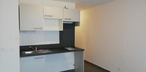 Location Appartement 1 pièce 25m² LORMONT 33310 - Photo 2