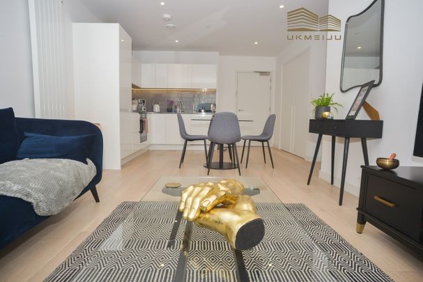 1 Bed Flat, James Cook Building, E16 - Photo 1