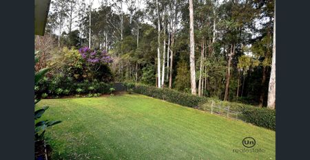 Family Living - Photo 2