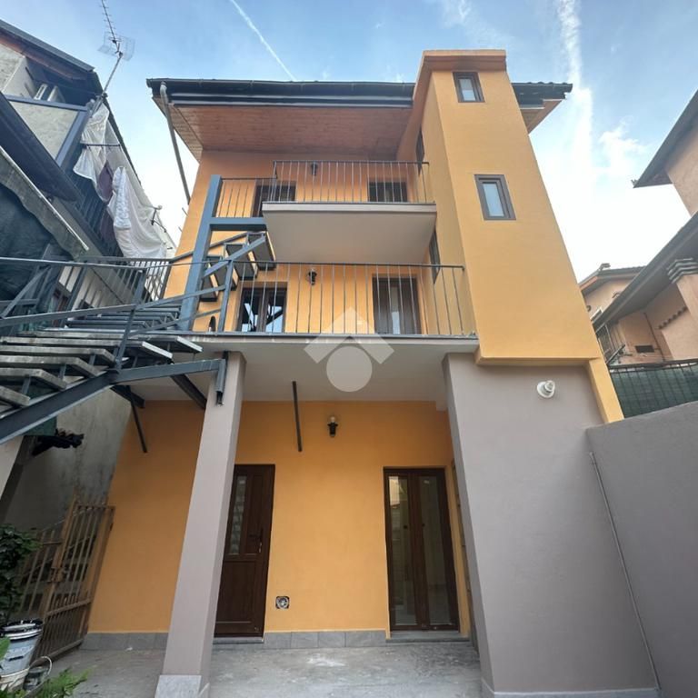 Monolocale in affitto - Photo 2