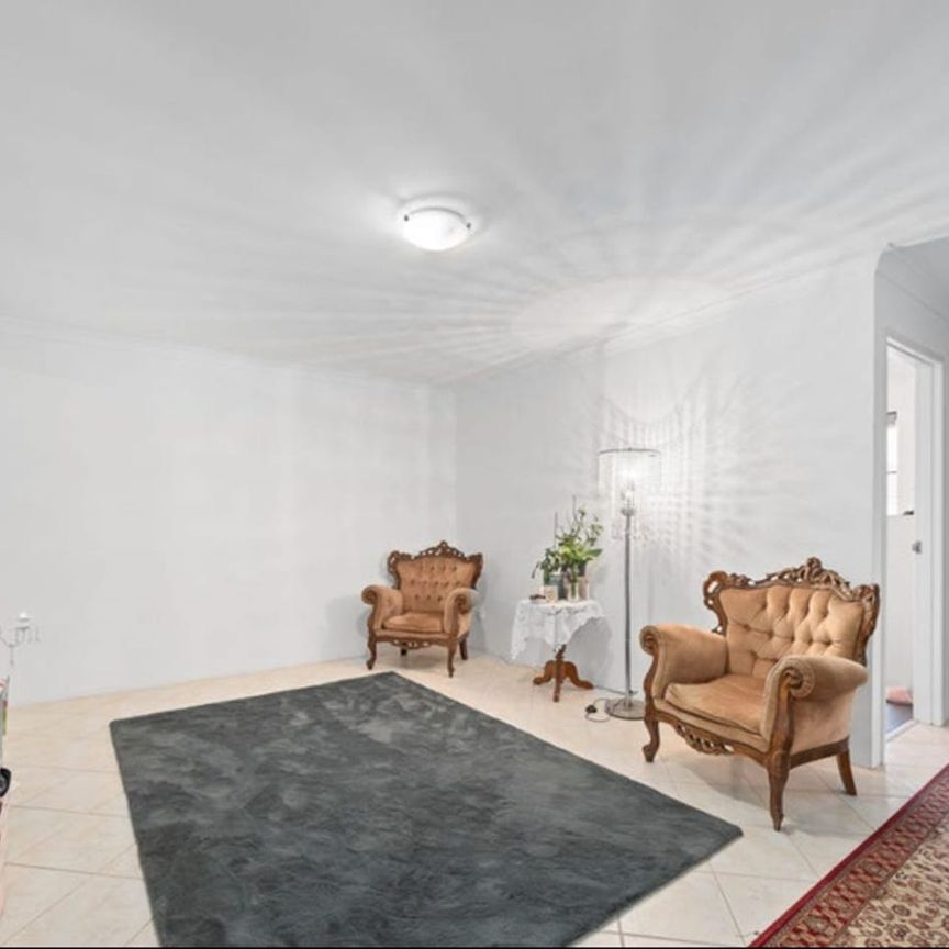 On Lease - Complete House or Individual Rooms 12 Portland Mews, Bennett Springs 6063 - Photo 1