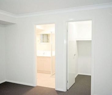 MODERN FAMILY HOME WITH SPACE & COMFORT - Photo 3