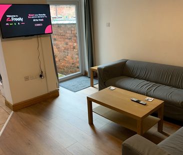 Room in a Shared House, Brailsford Road, M14 - Photo 5