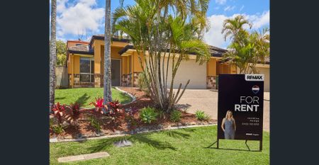 3 Bedroom Duplex in Prime Location! - Photo 2