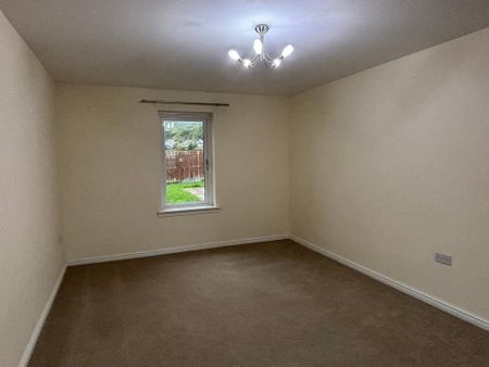 5 bedroom detached house to rent - Photo 4