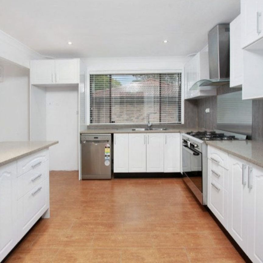136 James Cook Drive, Kings Langley NSW 2147 - House For Rent | Domain - Photo 1