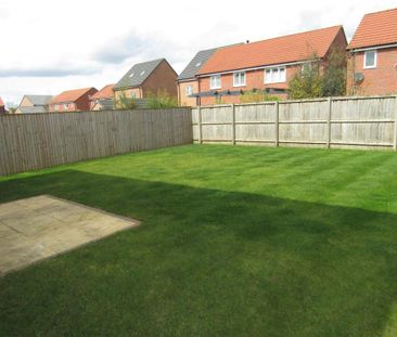 4 bedroom detached house to rent - Photo 4