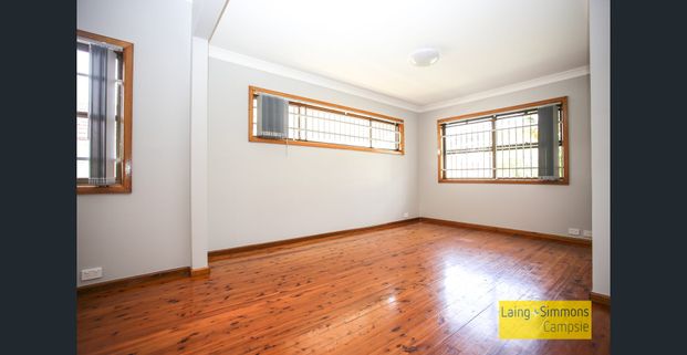 Spacious 3 Bedroom Family Home in a Quiet & Convenient Location - Photo 1