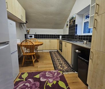 Room in a Shared Flat, Upper York Street, BS2 - Photo 6