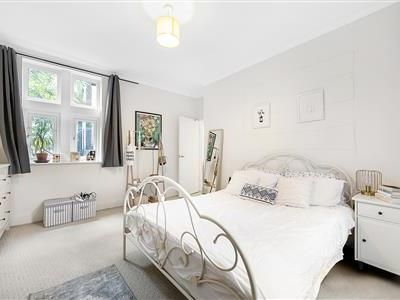 Hazelbourne Road, SW12 - Photo 1