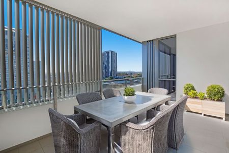LUXURY LIVING AT BURWOOD SQUARE - SEMI-FURNISHED 2-BEDROOM APARTMENT WITH BREATHTAKING VIEWS - Photo 4