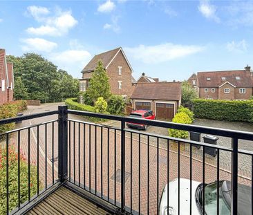 2 bedroom maisonette to rent - Photo 2