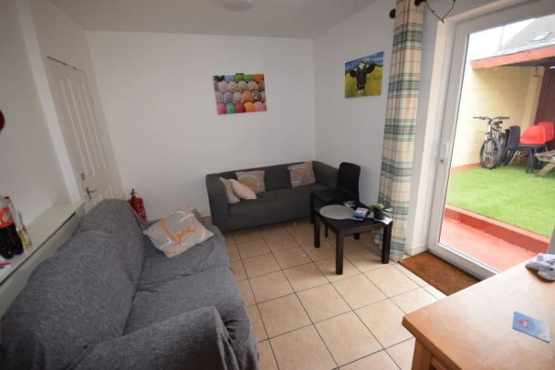 To Rent Parker Road, Winton, Bournemouth, BH9 £2,450 pcm Tenancy Info - Photo 1