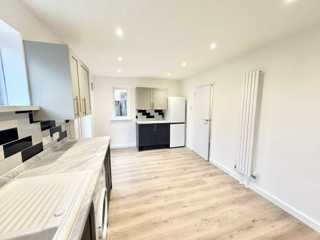 St. Elizabeths Avenue, Southampton - Photo 3