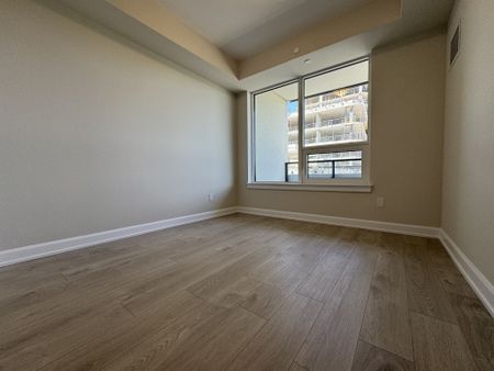 For Lease - 3220 William Coltson Avenue Unit# 913, Oakville, Ontario - Photo 5