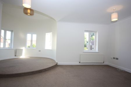 2 bed apartment to rent in Gras Lawn, Exeter, EX2 - Photo 4