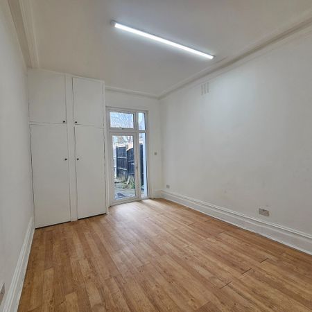1 Bed Flat, Ashlake Road, SW16 - Photo 3