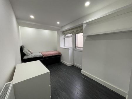 The Walk, Cardiff - Photo 2