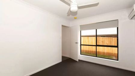 Neat & Tidy 1 Bedroom Duplex - Photo 5