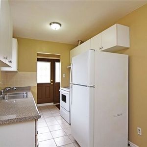 Whiteleas Avenue 32, M1B 1W7, Toronto - Photo 2
