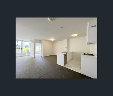 Spacious Two Bedroom Apartment in The Heart of Southbank! - Photo 3